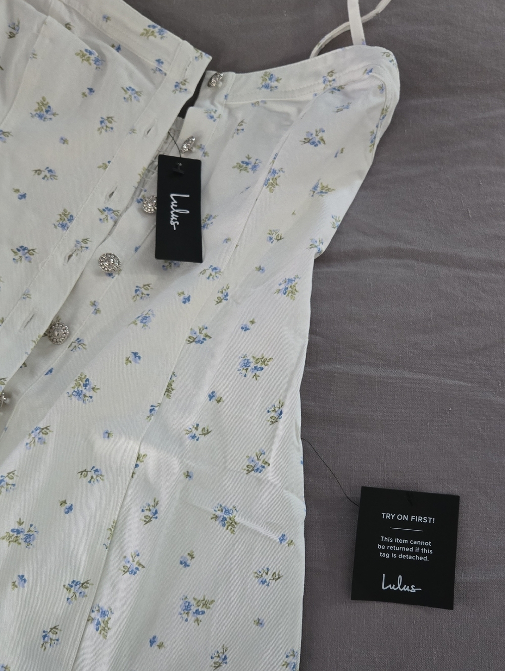 Lulus Blakely White Ditsy Floral Twill Button-front Mini Dress - Size S - Picture 3 of 3